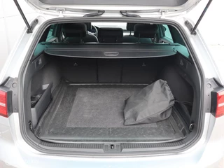 Volkswagen Passat Volkswagen Passat 1.4 TSI GTE Highline Pano Alcantara Virtual - afbeelding nr 17
