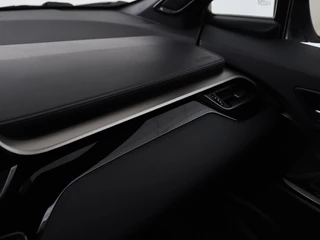 Toyota C-HR Toyota C-HR 1.8 Hybrid Style | Stoelverwarming | Trekhaak |  Adaptive cruise | JBL Sound | Camera | Navigatie | Keyless | Dodehoek detectie - afbeelding nr 26