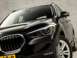 BMW X1 221Pk Automaat (GROOT NAVI, CLIMATE, ALCANTARA, ELEK ACHTERKLEP, SPORTSTOELEN, PARKEERSENSOREN, LED KOPLAMPEN, DAB+, NIEUWSTAAT) - afbeelding nr 15