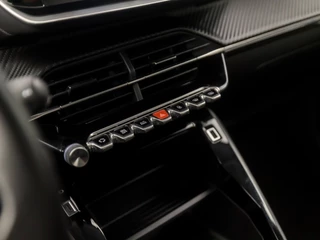 Peugeot 208 (APPLE CARPLAY, GROOT NAVI, 360 CAMERA, LM VELGEN, SPORTSTOELEN, PARKEERSENSOREN, CRUISE, NIEUWE APK, NIEUWSTAAT) - afbeelding nr 9