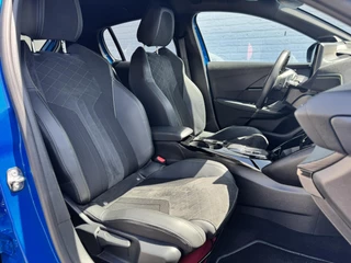 Peugeot 208 Peugeot 208 1.2 PureTech GT Pack 130PK Automaat Adaptive cruise control Climate control Leder/ Alcantara Stoelverwarming Full LED - afbeelding nr 37