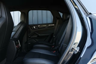 Porsche Cayenne Porsche Cayenne 3.0 E-Hybrid|360 camera|leder|Sportchrono - afbeelding nr 61