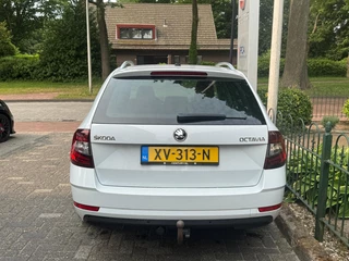 Škoda Octavia Škoda Octavia Combi 1.6 TDI Greentech Clever Edition Lichtmetalen velgen/Cruise Control/Parkeersensoren - afbeelding nr 41
