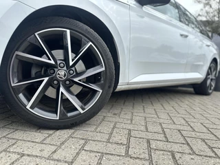 Škoda Superb Skoda Superb Combi 2.0 TDI Ambition Business Carplay Camera Navi Climate Cruise Trekhaak - afbeelding nr 25