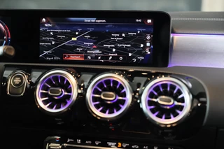 Mercedes-Benz A-Klasse Mercedes-Benz A-klasse 250 e AMG 45 Look / AUT / Digital Cockpit / Cruise Control / Sfeerverlichting / Camera / Pano / 19 Inch - afbeelding nr 23