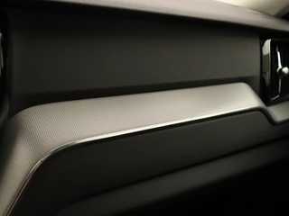 Volvo XC60 Volvo XC60 T6 PLUG-IN HYBRID LONG RANGE ESSENTIAL EDITION SCHUIFDAK ACC BLI - afbeelding nr 25