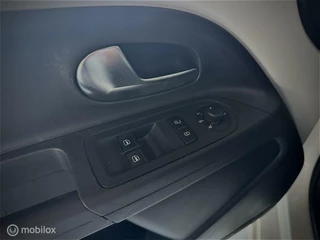 Volkswagen up! Volkswagen Up! / 1.0 BMT up! Take up! / STOEL VW - afbeelding nr 13