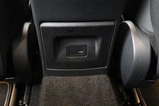 Mercedes-Benz A-Klasse Mercedes-Benz A-klasse 250e AMG Night | Carplay | Stoelverwarming |  Camera | Sfeerverlichting | Navigatie | Widescreen | Park Assist | Leder/Alcantara - afbeelding nr 27