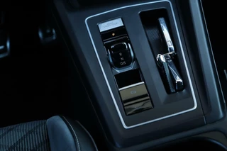 Volkswagen Golf Volkswagen Golf 8 1.5 eTSI / 3x R-Line / DSG / DAB / CarPlay / Navi / 150pk / LED / 18
