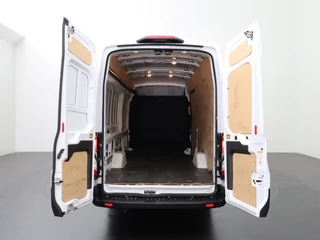 Ford Transit Ford Transit 2.0TDCI 170PK L4H3 Jumbo | Airco | Navigatie | 3-Persoons | Betimmering - afbeelding nr 4