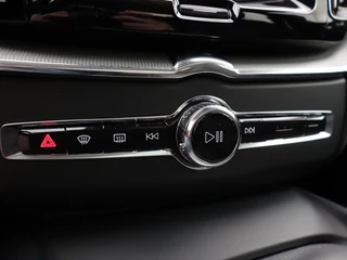 Volvo XC60 Volvo XC60 T6 PLUG-IN HYBRID LONG RANGE PLUS DARK SCHUIFDAK 360GR CAM ACC B - afbeelding nr 27