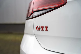 Volkswagen Golf Volkswagen Golf 2.0 TSI GTI Performance |Pano|Dyna|Virtual|Keyless - afbeelding nr 19