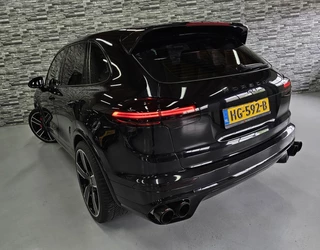 Porsche Cayenne - 279439361-0