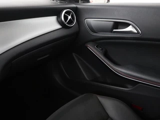 Mercedes-Benz CLA Mercedes-Benz CLA-klasse Shooting Brake 200 AMG | Panoramadak | Xenon | Stoelverwarming |  Leder/Alcantara | Navigatie | Climate control | Park Assist | Cruise control - afbeelding nr 19