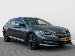 Škoda Superb Skoda Superb Combi 1.4 TSI iV 218pk Laurin & Klement | Leder | Panoramadak | 360 Camera | Trekhaak - afbeelding nr 14