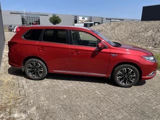 Mitsubishi Outlander Mitsubishi Outlander 2.4 PHEV Intense+ trekhaak allseason banden - afbeelding nr 25