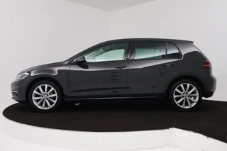 Volkswagen Golf Volkswagen Golf 1.0 TSI Comfortline (PARKEERSENSOREN, CRUISE ADAPTIEF, NAVIGATIE, STOELVERWARMING) - afbeelding nr 2