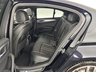BMW 5 Serie BMW 5 Serie 520d xDrive High Executive Aut. *PANO | FULL-LEATHER | FULL-LED | HEAD-UP | DIGI-COCKPIT | NAVI-FULLMAP | TOP-VIEW | MEMORY-PACK | ECC | PDC | CRUISE | 20''ALU | TOWBAR* - afbeelding nr 9
