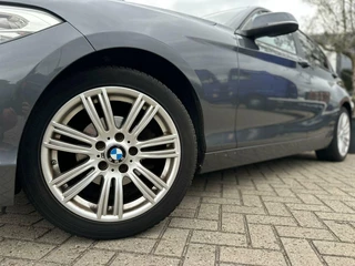 BMW 1 Serie BMW 1-serie 118i Excecutive Panorama Navi Cruise Climate Stoelverwarming - afbeelding nr 18
