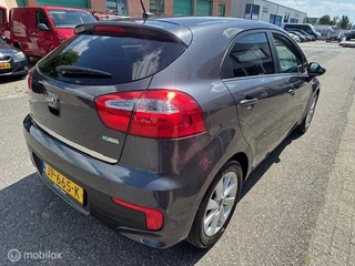 Kia Rio Kia Rio 1.2 CVVT DynamicLine 5 deurs , Navigatie & Camera , Bleutooth , Cruise controle , Sport velgen , Deurvergrende ling met afstand bediening - afbeelding nr 5