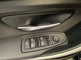 BMW 3 Serie BMW 3-serie Touring 318i Executive | LED | ELEKT ACHTERKLEP | NAVI | 18