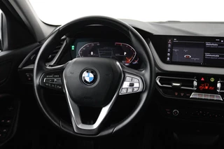 BMW 1 Serie BMW 1-serie 118i Executive Edition (PARKEERSENSOREN, NAVIGATIE, CRUISE CONTROL, PARKEERSENSOREN, NL-AUTO) - afbeelding nr 4