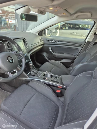 Renault Mégane Estate Renault Megane Estate 1.3 TCe Limited|Airco|Cruise|Trekhaak|Navi| - afbeelding nr 9