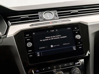 Volkswagen Passat Volkswagen Passat Variant 1.4 TSI ACT Highline 150Pk Automaat (APPLE CARPLAY, GROOT NAVI, CLIMATE, STOELVERWARMING, SPORTSTOELEN, KEYLESS, ADAPTIVE CRUISE, TREKHAAK, PARKEERSENSOREN, NIEUWSTAAT) - afbeelding nr 29
