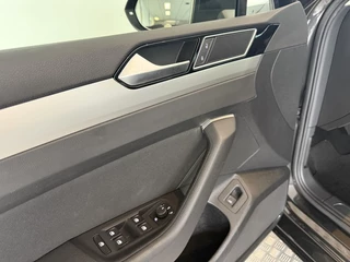 Volkswagen Passat Volkswagen Passat Variant 1.5 TSI CL Bns AUtomaat NAP Led carplay PDC Virtual cockpit - afbeelding nr 29