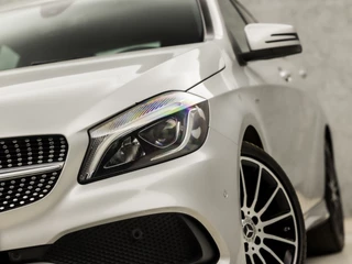 Mercedes-Benz A-Klasse 157Pk Automaat (GROOT NAVI, STOELVERWARMING, LEDER/ALCANTARA, GETINT GLAS, SPORTSTOELEN, KEYLESS START, PARKEERSENSOREN, CRUISE, NIEUWE APK, NIEUWSTAAT) - afbeelding nr 14