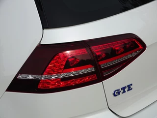 Volkswagen Golf Volkswagen Golf TSI GTE 245PK / GTI R Perf. ed. / LED - afbeelding nr 46