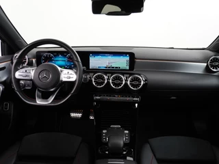 Mercedes-Benz A-Klasse Mercedes-Benz A-Klasse 250e AMG // Panoramadak // Memory // Trekhaak // Keyless // Carplay // Sfeerverlichting // MultiBeam LED // Night Pakket // Augmented Reality - afbeelding nr 15