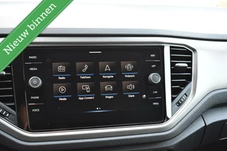 Volkswagen T-Roc Volkswagen T-Roc 1.5 TSI AUTOMAAT/NAVI & CARPLAY/LED/ACC/CLIMA/ETC.! - afbeelding nr 26
