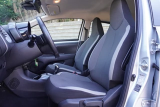 Toyota Aygo Toyota Aygo 1.0 VVT-i x-play Automaat | Navigatie | Cruise | NAP | Airco - afbeelding nr 9