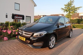 Mercedes-Benz B-Klasse 180 Aut f-1|PANORAMADAK|TREKHAAK|STOELVERWARMING|XENON-LED|FACELIFT|ZEER MOOI