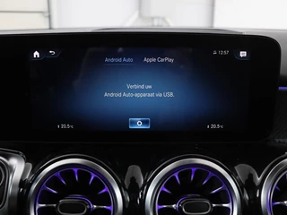 Mercedes-Benz GLB Mercedes-Benz GLB-klasse 200 Business Solution AMG 7-persoons | Panoramadak | Trekhaak | Stoelverwarming | Matrix LED | Memory | Keyless | Camera | Navigatie - afbeelding nr 26