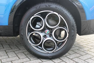 Alfa Romeo Tonale Alfa Romeo Tonale 1.5T 160PK AUTOMAAT Hybrid Ti | NIEUWE AUTO! | ELEKTRISCH BEDIENBARE VOORSTOELEN MET GEHEUGENFUNCTIE | HARMAN EN KARDON AUDIO | FULL LED KOPLAMPEN | 18