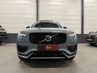 Volvo XC90 THUNDER-GREY/PANO/LUCHTVERING/H&K/ACC/SPORT-LEER+MEMORY/360CAMERA/PILOT-ASSIST/PRIVACY/BLACK-PACK/ELECTR.TREKHAAK/NET OH BEURT GEHAD BIJ VOLVO - afbeelding nr 3