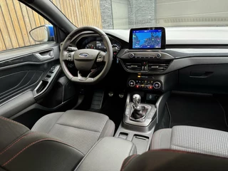 Ford Focus Ford Focus Wagon 1.0 EcoBoost Hybrid ST Line | Navigatiesysteem | Stoelverwarming | Stuurverwarming | LED verlichting | Apple CarPlay | Achteruitrijcamera | Inparkeerhulp | Parkeersensoren voor en achter - afbeelding nr 38
