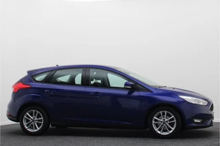 Ford Focus Ford Focus 1.0 EcoBoost Titanium Business Climate, Cruise, Bluetooth, Elektrisch Pakket, Radio/CD, USB, 16'' - afbeelding nr 20