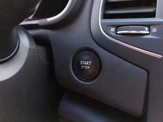 Renault Mégane Estate 1.3 TCe 116pk Limited | Origineel NL | Navi | Apple Carplay+Android Auto | Clima | Cruise | Keyless Entry | Pdc | Licht+Regensensor | Privacy Glass | 16''lm - afbeelding nr 15