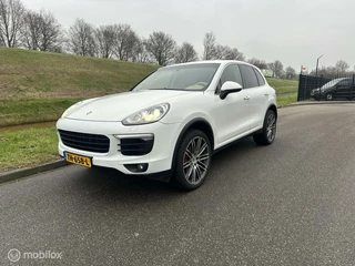 Porsche Cayenne - 157766921-0