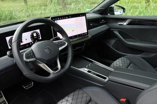 Volkswagen Passat Pano/IQ.Light/360/HK/Head-up/Navi Max/ACC/19