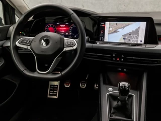 Volkswagen Golf Volkswagen Golf 1.5 TSI Sportline 150Pk (APPLE CARPLAY, GROOT NAVI, STUUR/STOELVERWARMING, SFEERVERLICHTING, SPORTSTOELEN, GETINT GLAS, KEYLESS, ADAPTIVE CRUISE, PARKEERSENSOREN, NIEUWE APK, NIEUWSTAAT) - afbeelding nr 7