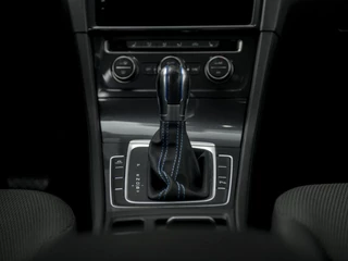 Volkswagen e-Golf Volkswagen e-Golf 136pk | Navi Discover Pro | Warmtepomp | LED koplampen | Apple Carplay & Android Auto | Stoelverwarming - afbeelding nr 25
