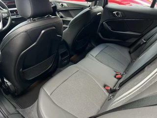 BMW 1 Serie BMW 1-serie 120i Shadow line 178 pk | Stoelverwarming | Carplay | - afbeelding nr 7