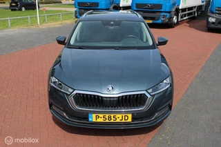 Škoda Octavia Skoda Octavia Combi 1.0 TSI Business Edition Plus, Stuur + stoel verwarming, Memory seats, Digitaal dashboard, Elektrische kofferbak, Head up display, Dodehoek detectie, Clima, App connect, Cruise, Navi. - afbeelding nr 16