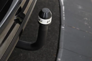 Mercedes-Benz C-Klasse Mercedes-Benz C-klasse 300e AMG Limited | Panoramadak | Stoelverwarming |  360 camera | Matrix LED | Carplay | Trekhaak | Leder/Alcantara | Climate control - afbeelding nr 26