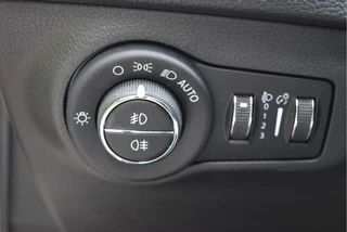 Jeep Compass | Navigatie | Bluetooth | Climate Contr | Cruise Contr | LM-Velgen | Netjes - afbeelding nr 32