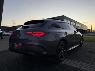 Mercedes-Benz CLA PANO/SFEER/NIGHT-PACK/KEYLESS/CARPLAY/LED/SPORTSTOELEN/DONKERE HEMEL/PRIVACY/18